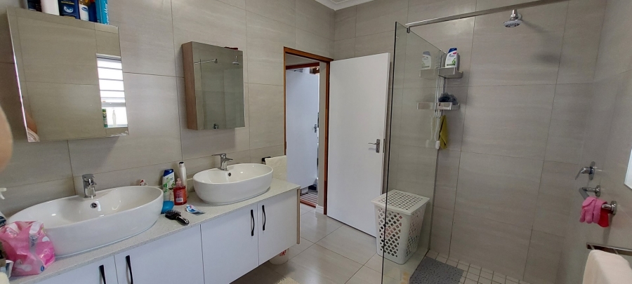 13 Bedroom Property for Sale in Long Acres Country Estate Western Cape